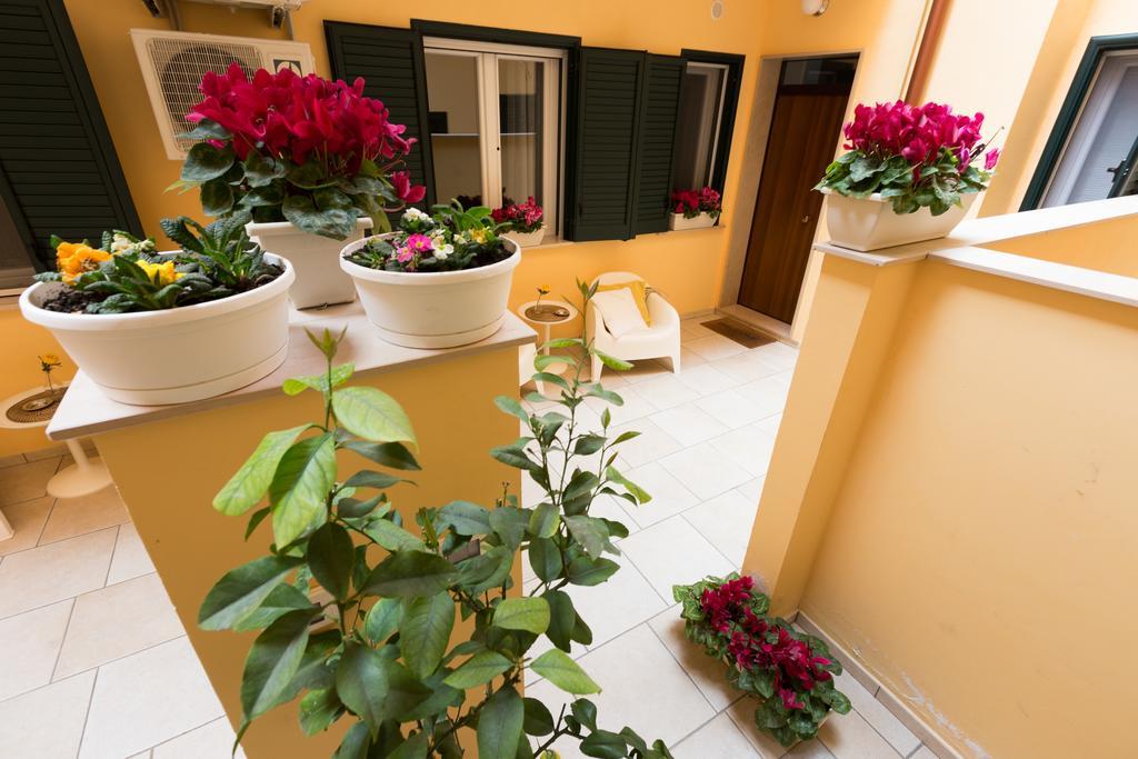 Isola Blu Aparthotel Taranto Exterior foto